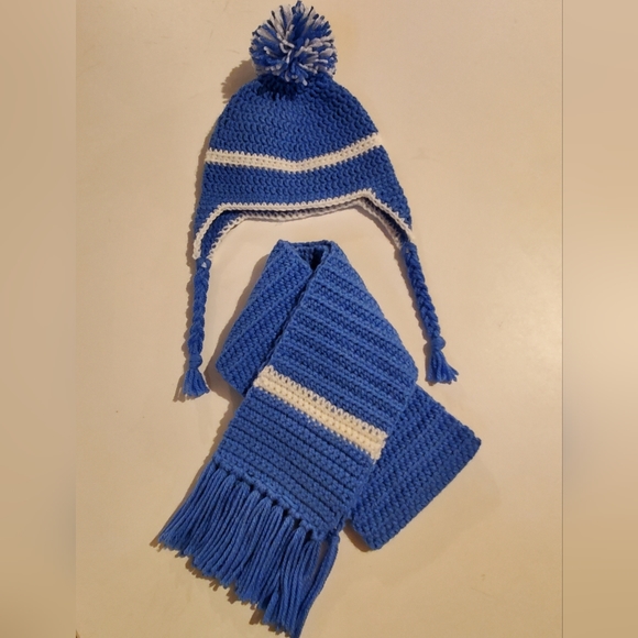 Toddlers blue and white hand crochet hat and scarf set - Picture 1 of 6